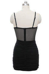 Kleines schwarzes Partykleid